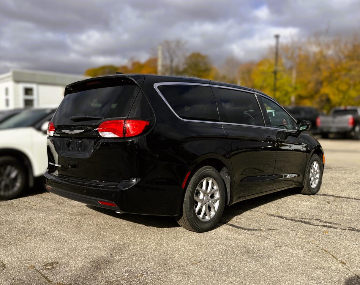 2026 Dodge Grand Caravan SXT 2WD Photo4