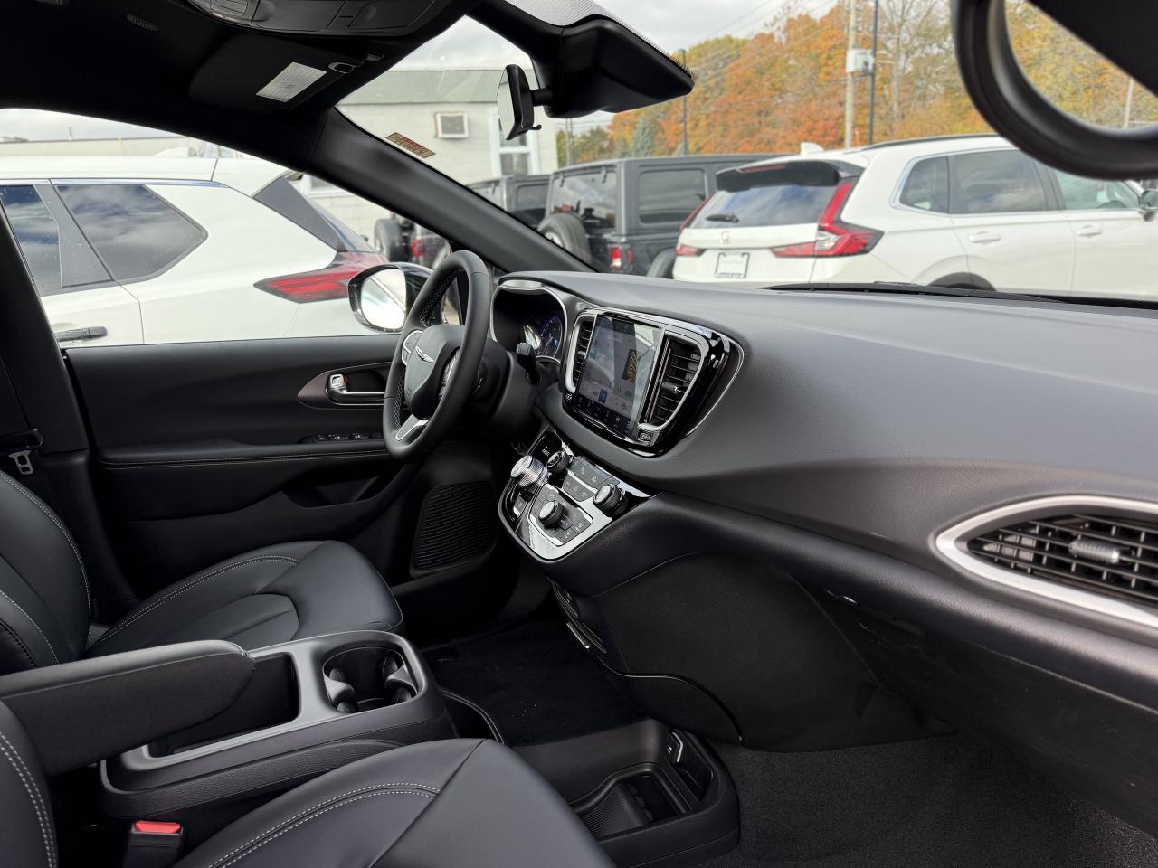 2026 Dodge Grand Caravan SXT 2WD Photo