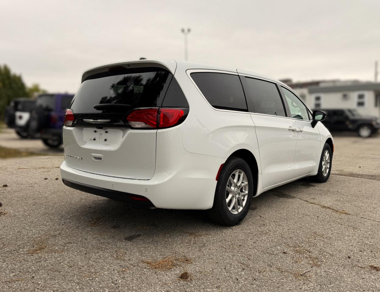 2026 Dodge Grand Caravan SXT 2WD Photo4