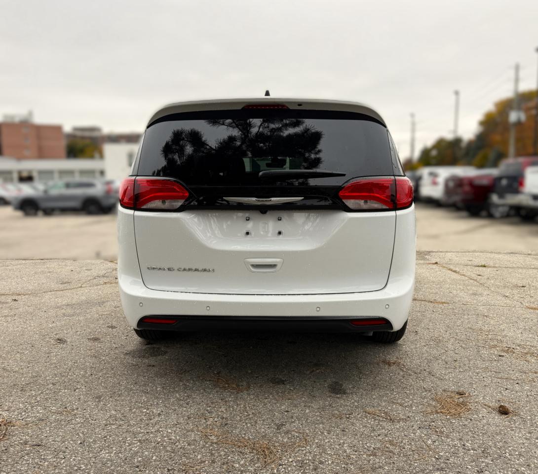 2026 Dodge Grand Caravan SXT 2WD Photo