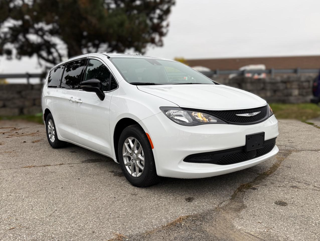 2026 Dodge Grand Caravan SXT 2WD Photo2