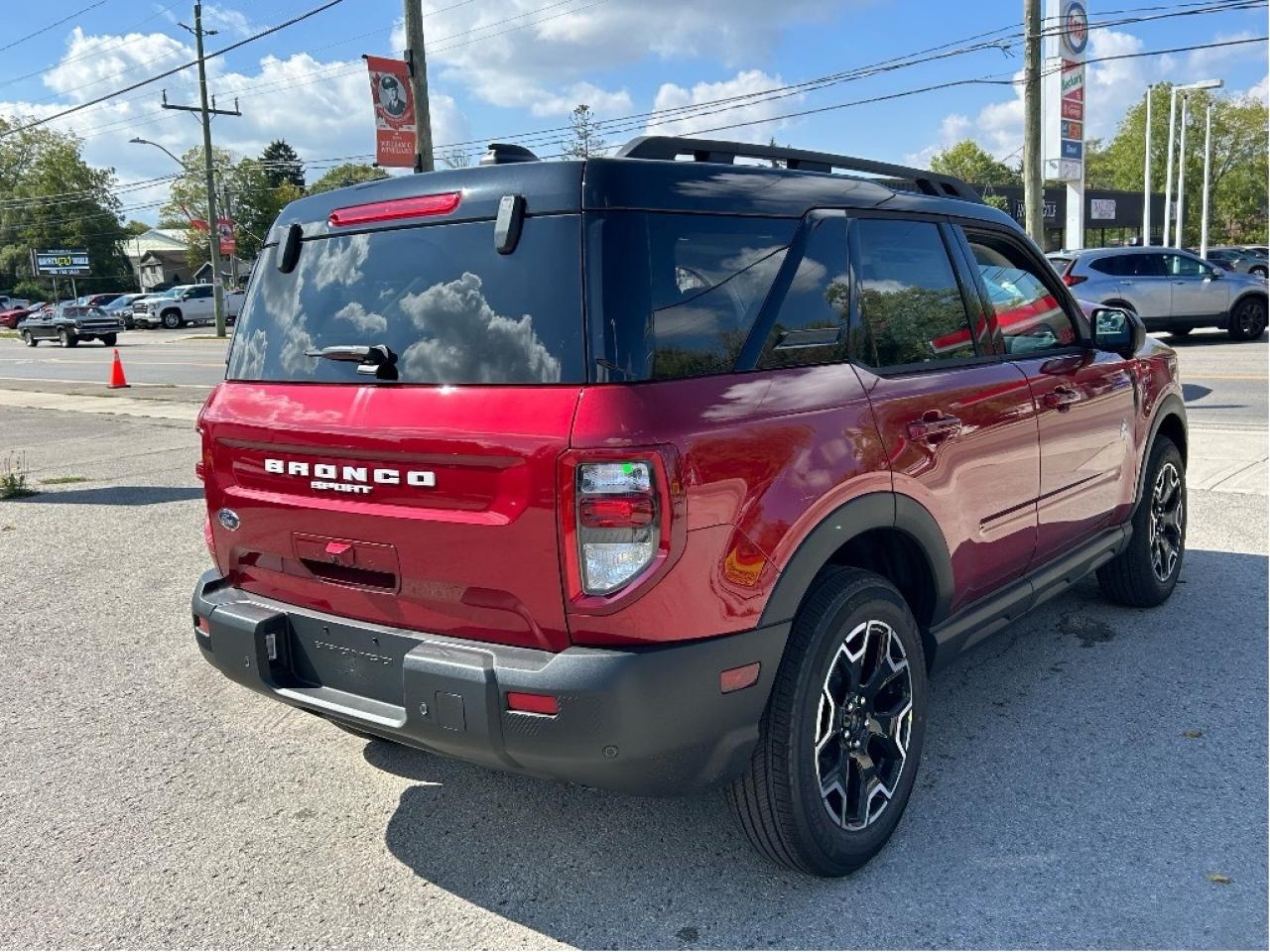 2025 Ford Bronco Sport Outer Banks  - Sunroof Photo4