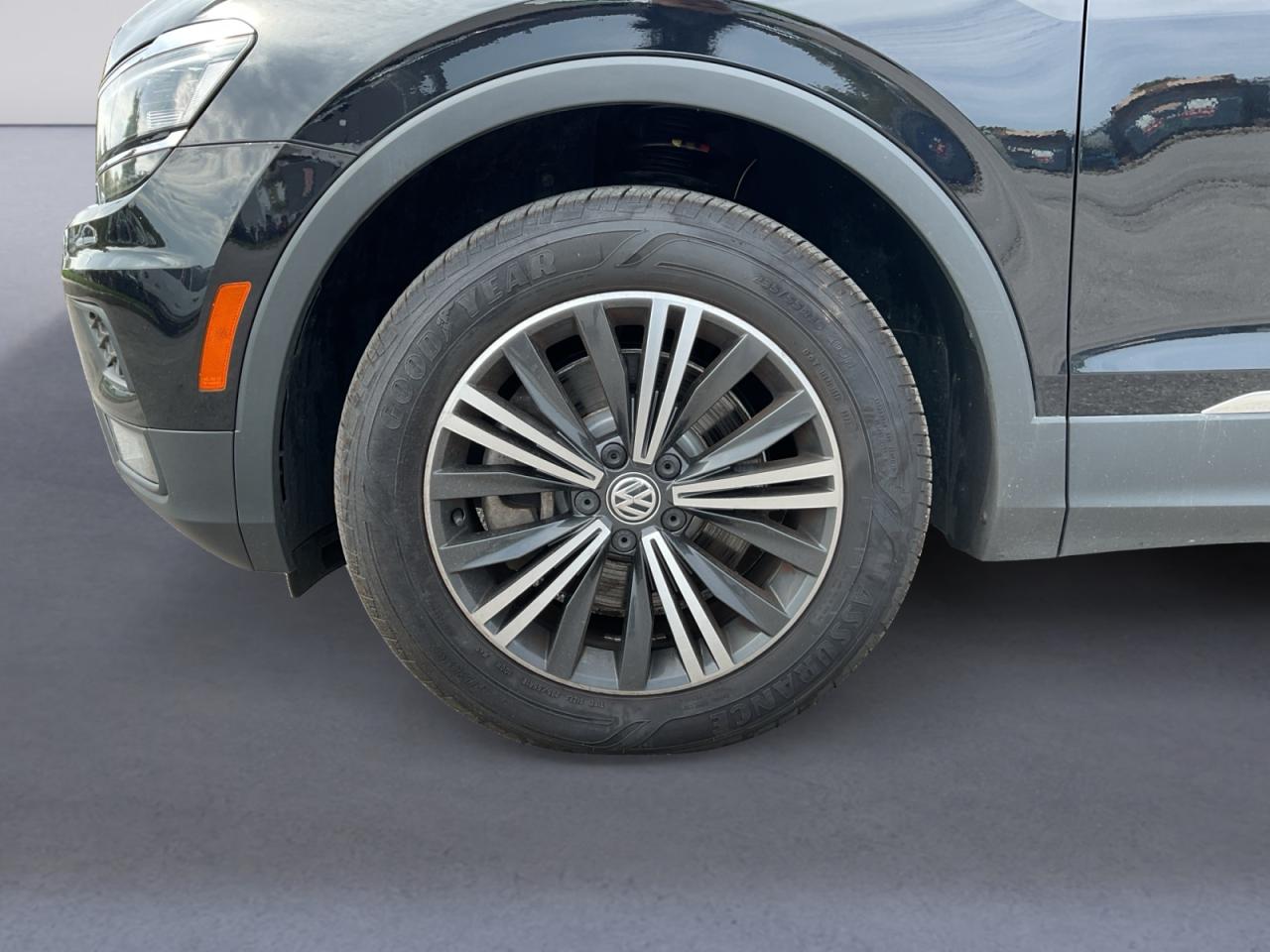 2021 Volkswagen Tiguan 2.0L Highline! 3rd Row Seat! Leather! Sunroof! Photo