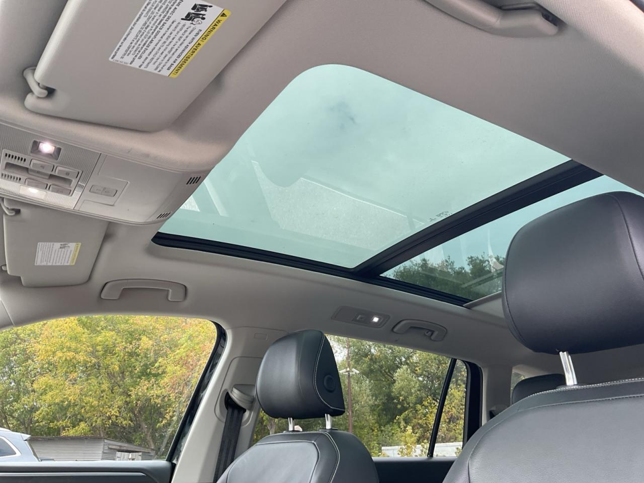 2021 Volkswagen Tiguan 2.0L Highline! 3rd Row Seat! Leather! Sunroof! Photo