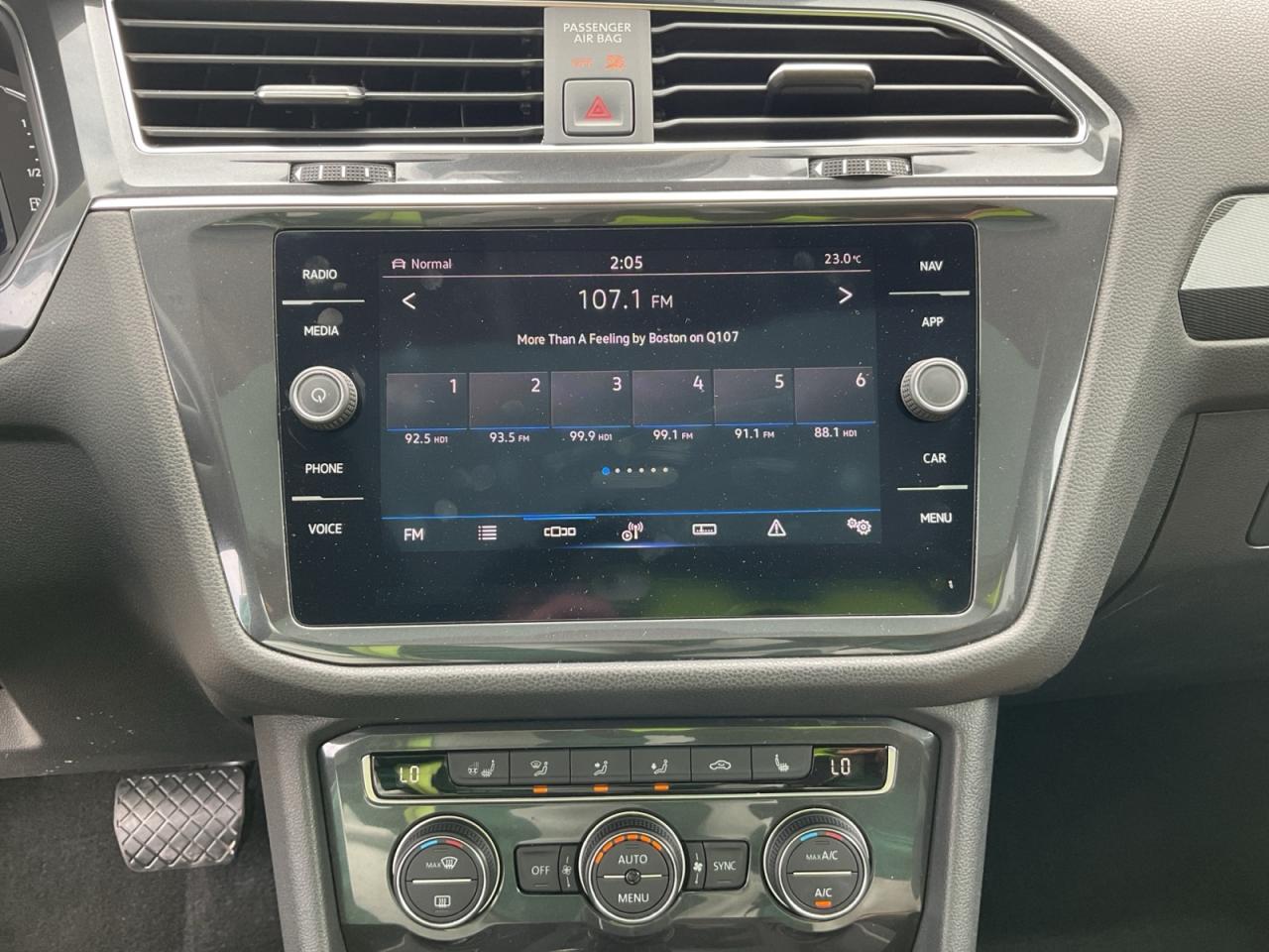 2021 Volkswagen Tiguan 2.0L Highline! 3rd Row Seat! Leather! Sunroof! Photo