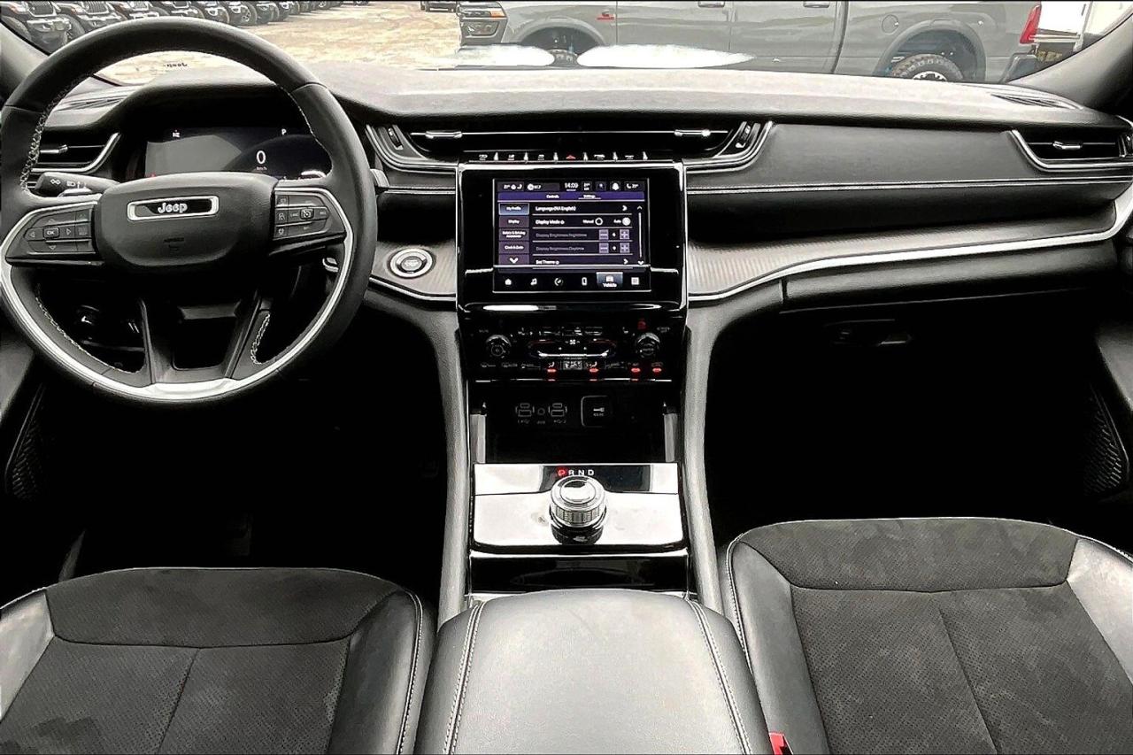 2023 Jeep Grand Cherokee L Altitude | 6Seat | Sunroof | SafetyTech | NAV |4X4 Photo