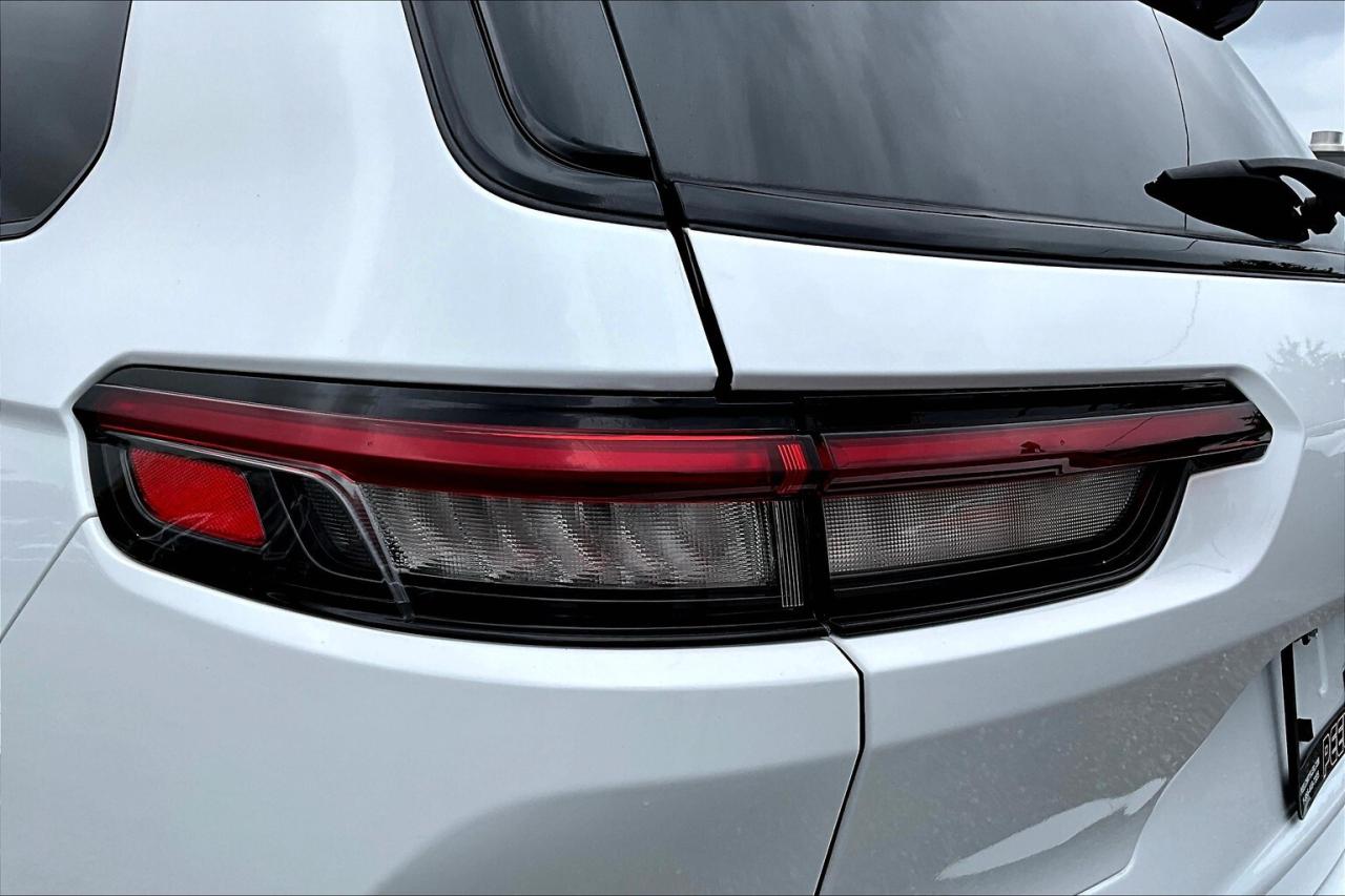 2023 Jeep Grand Cherokee L Altitude | 6Seat | Sunroof | SafetyTech | NAV |4X4 Photo