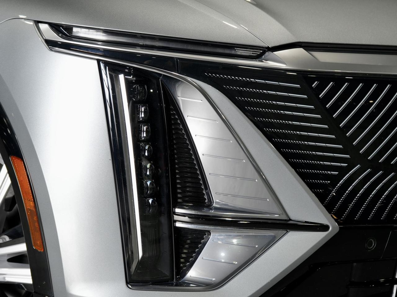 2024 Cadillac LYRIQ Tech w-1SA/PANO/DRIVE ASSIST/NO ACCIDENT/1-OWNER Photo