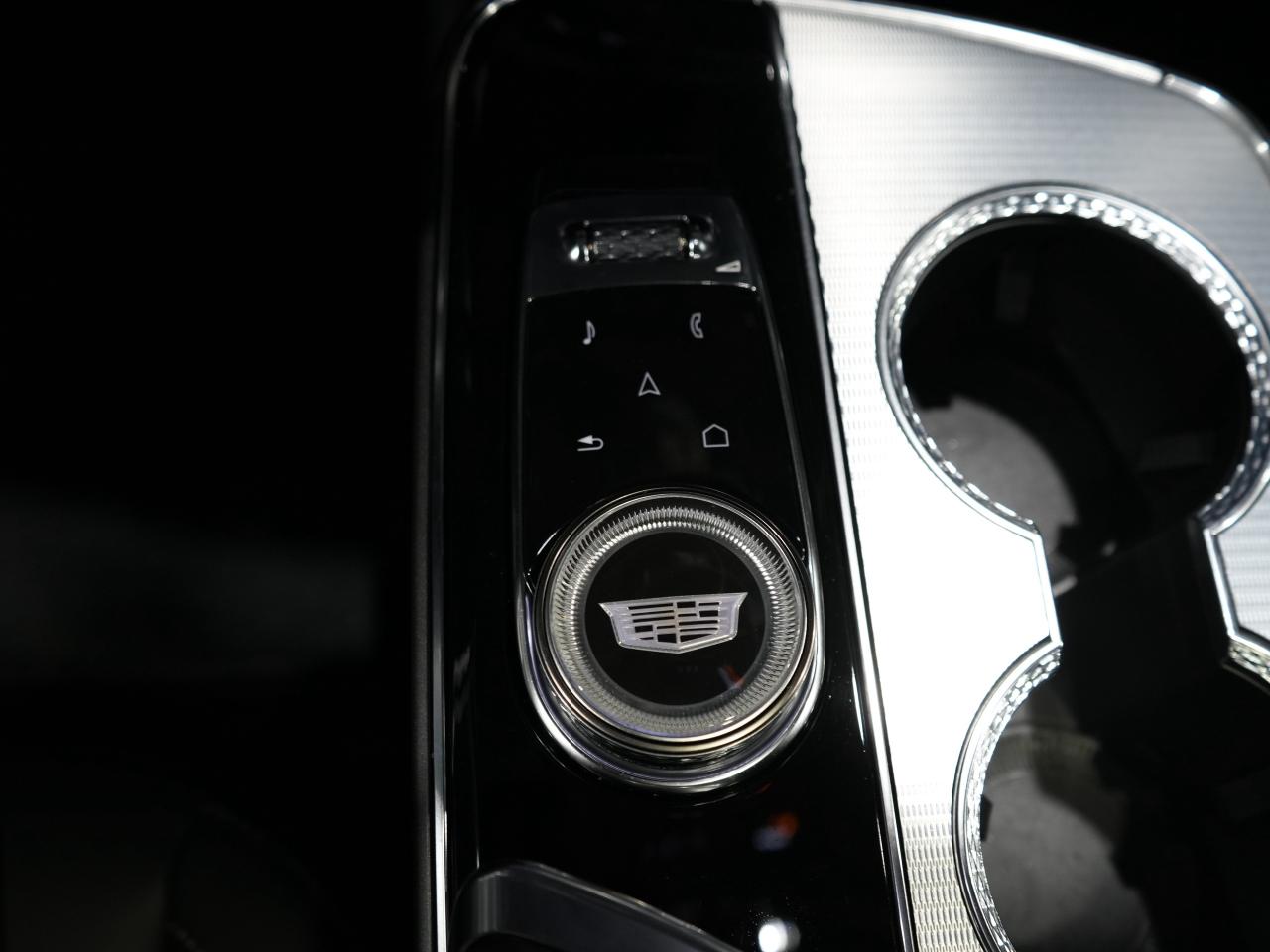 2024 Cadillac LYRIQ Tech w-1SA/PANO/DRIVE ASSIST/NO ACCIDENT/1-OWNER Photo