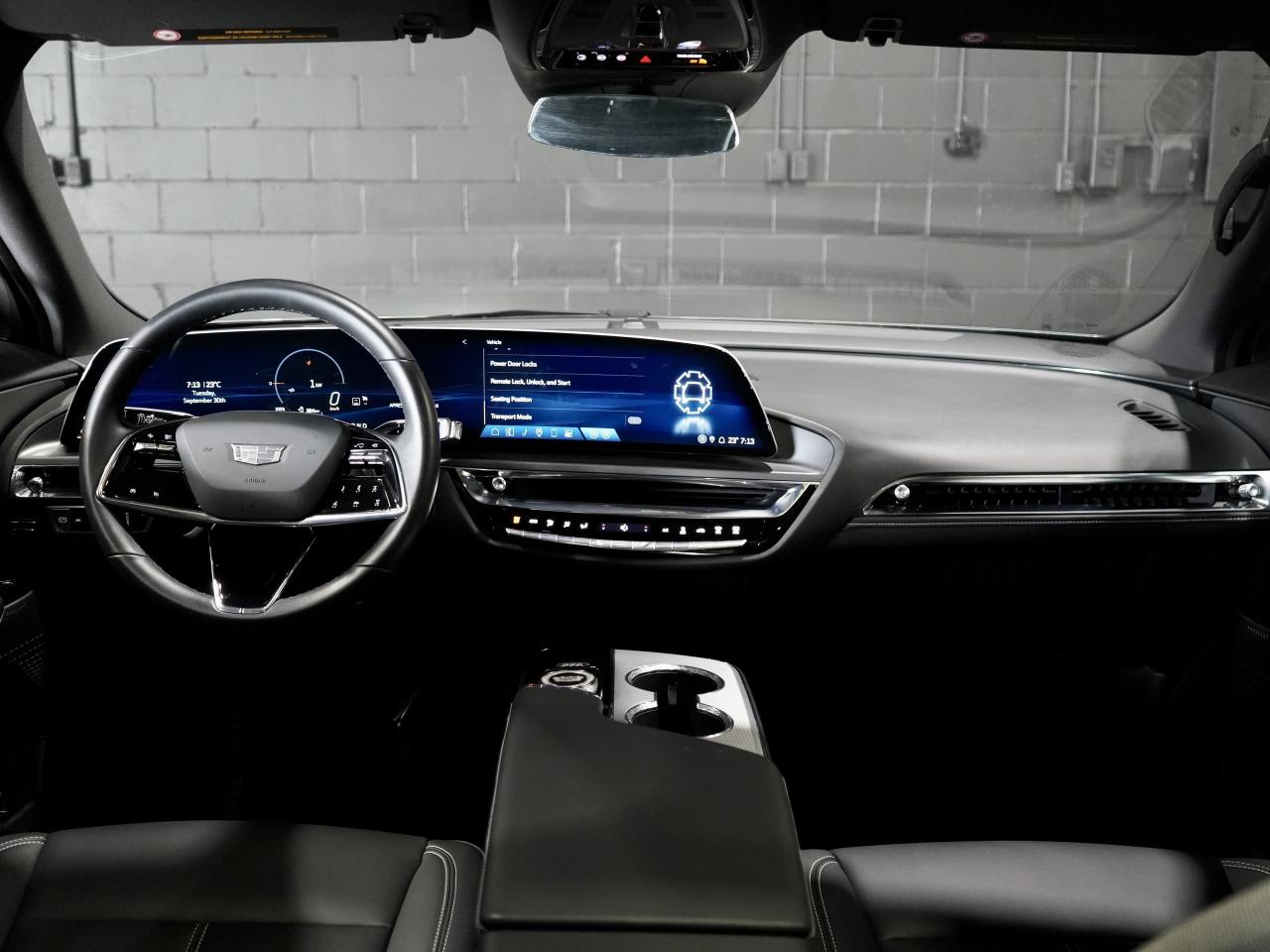 2024 Cadillac LYRIQ Tech w-1SA/PANO/DRIVE ASSIST/NO ACCIDENT/1-OWNER Photo