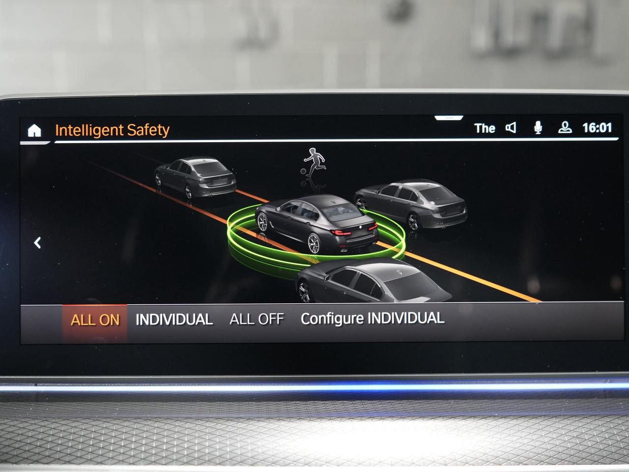 2022 BMW 5 Series 540i xDrive/M SPORT/HUD/HARMAN K/ROOF/NO ACCIDENTS Photo