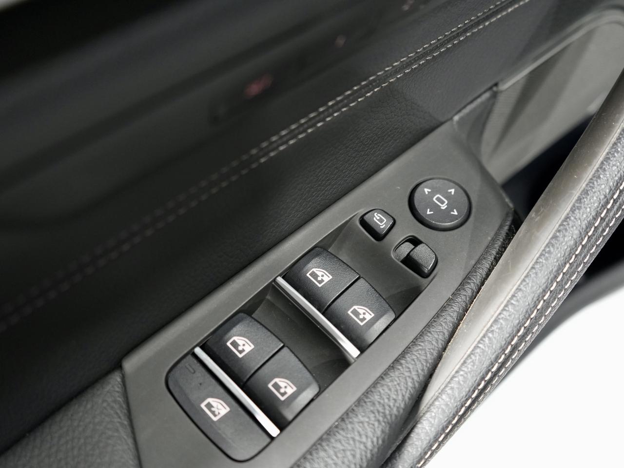 2022 BMW 5 Series 540i xDrive/M SPORT/HUD/HARMAN K/ROOF/NO ACCIDENTS Photo