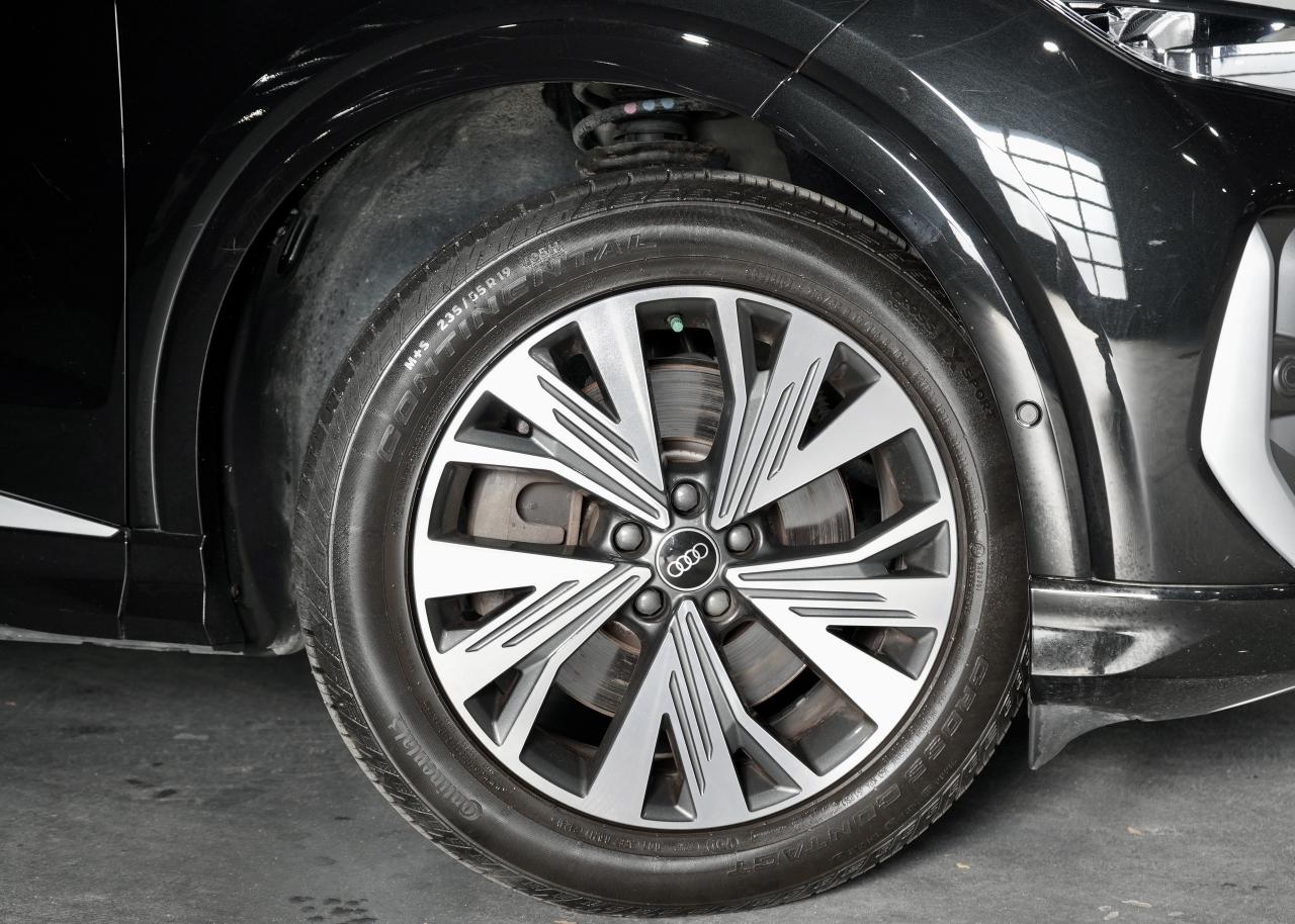 2022 Audi Q4 e-tron Progressiv S LINE/PANO/360 CAM/ADAPTIVE CRUISE/NAV Photo4