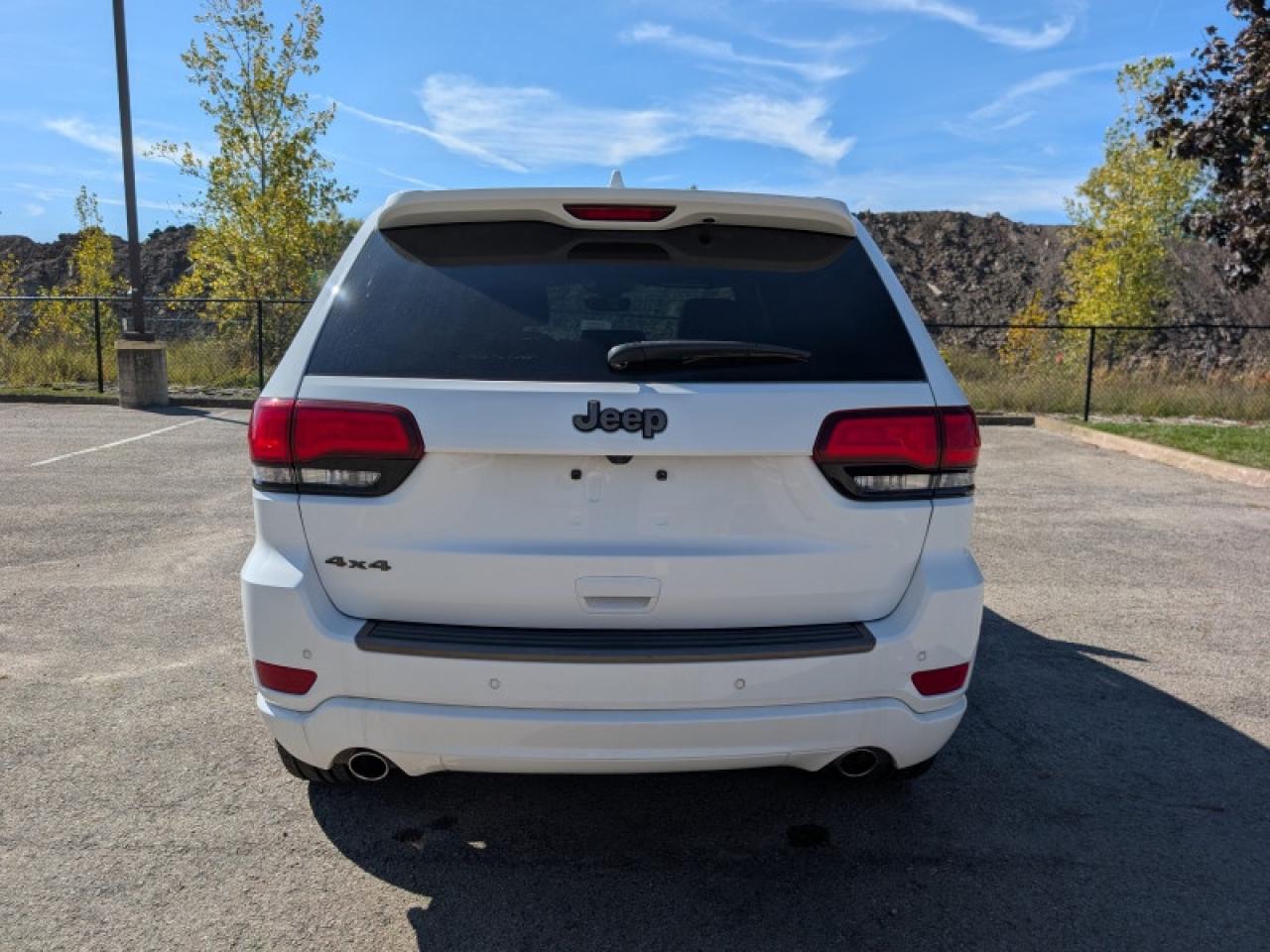 2017 Jeep Grand Cherokee Limited 75th Edition  **LOW KMS** Photo4