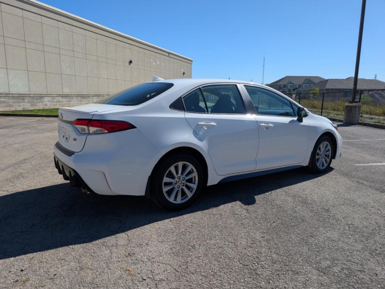2024 Toyota Corolla SE  **LOW KMS - CLEAN CARFAX** Photo4