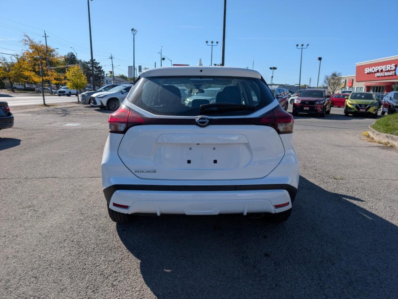 2022 Nissan Kicks S  **VERY LOW KMS - CLEAN CF** Photo