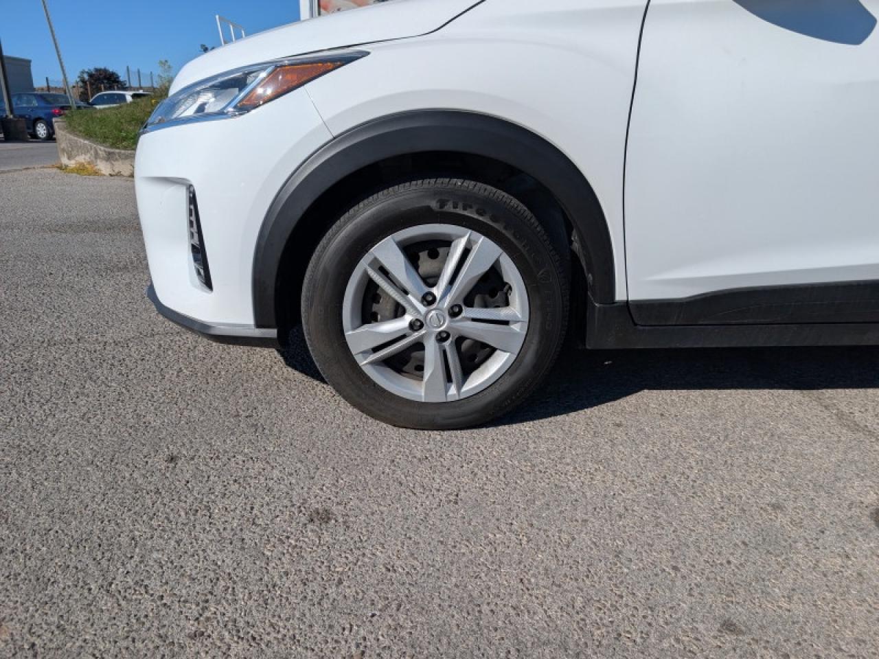 2022 Nissan Kicks S  **VERY LOW KMS - CLEAN CF** Photo