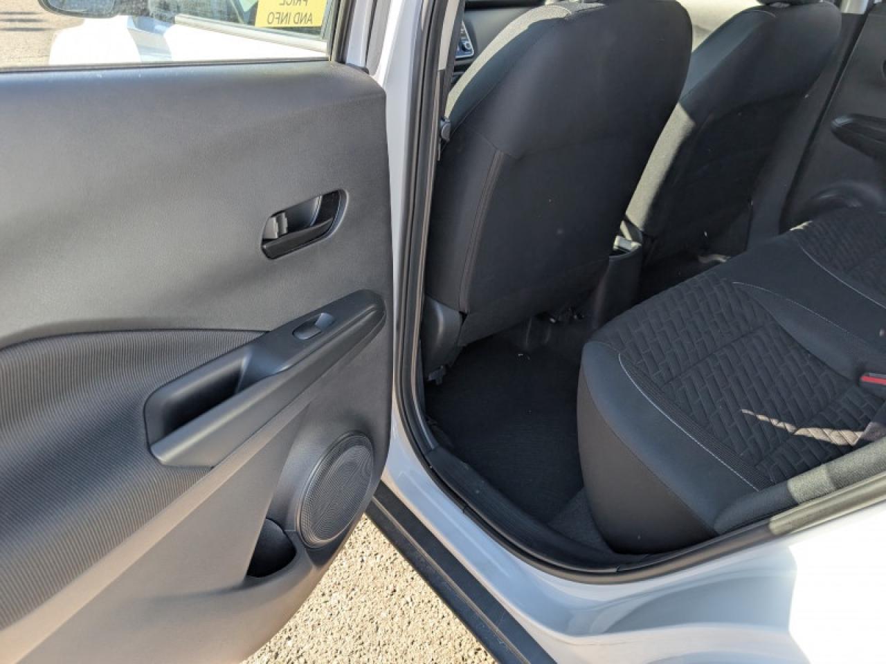 2022 Nissan Kicks S  **VERY LOW KMS - CLEAN CF** Photo
