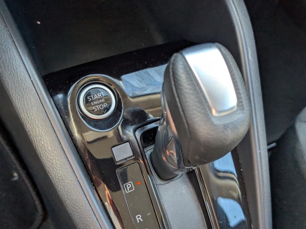 2022 Nissan Kicks S  **VERY LOW KMS - CLEAN CF** Photo
