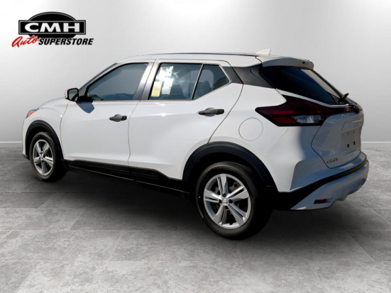 2022 Nissan Kicks S  **VERY LOW KMS - CLEAN CF** Photo