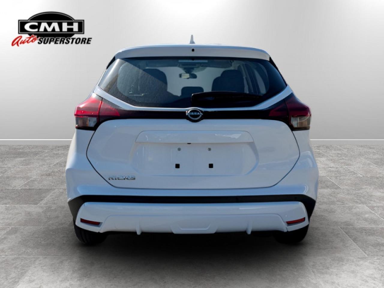 2022 Nissan Kicks S  **VERY LOW KMS - CLEAN CF** Photo