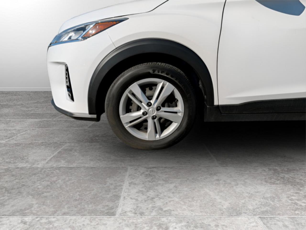 2022 Nissan Kicks S  **VERY LOW KMS - CLEAN CF** Photo