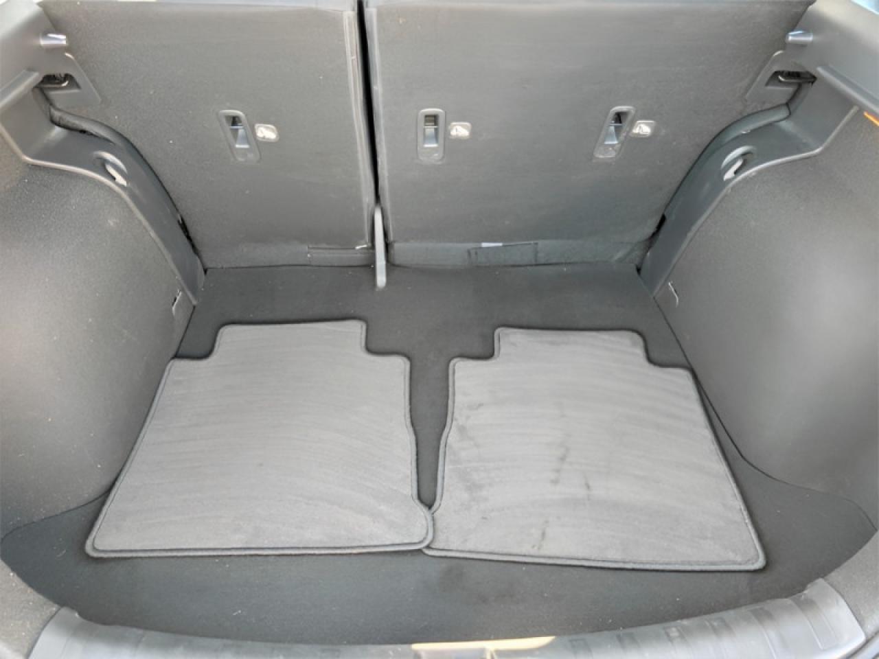 2022 Nissan Kicks S  **VERY LOW KMS - CLEAN CF** Photo