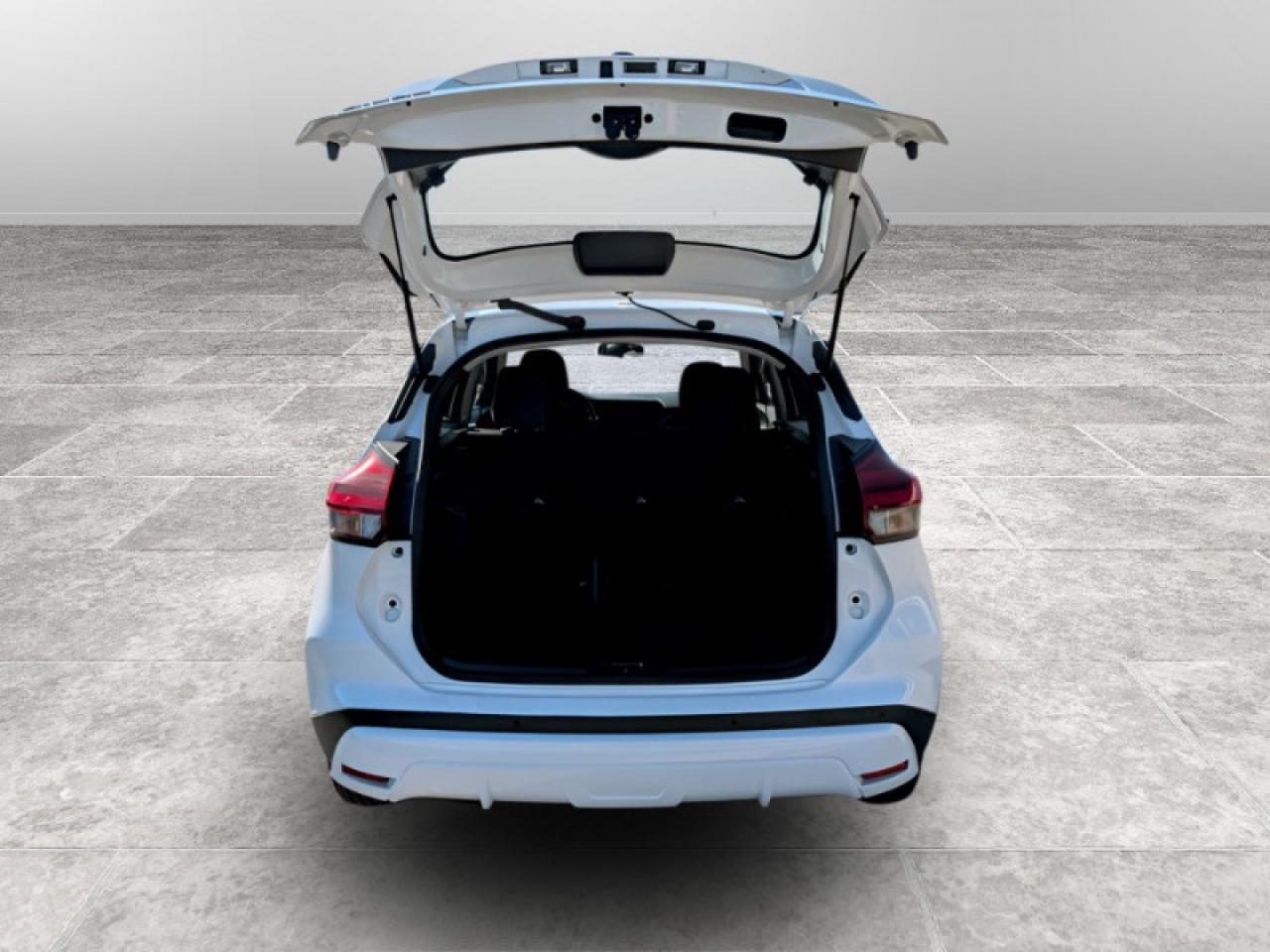 2022 Nissan Kicks S  **VERY LOW KMS - CLEAN CF** Photo