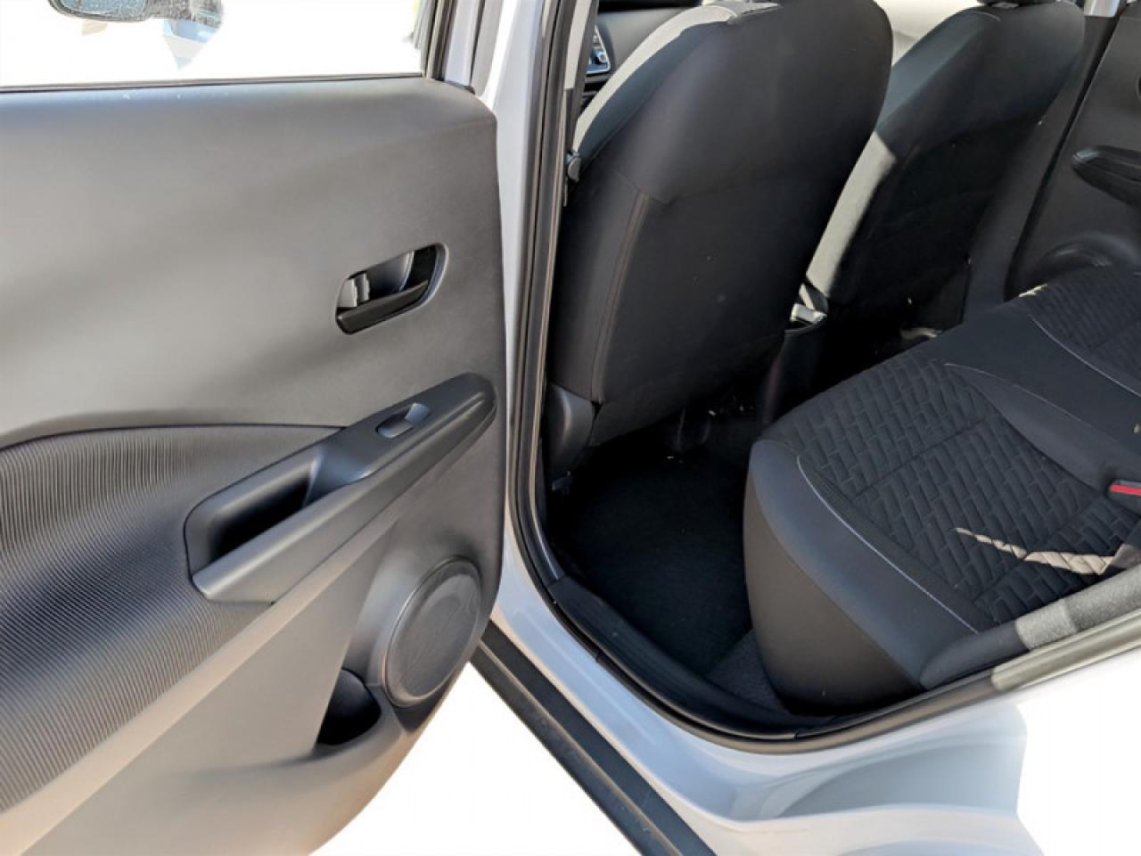 2022 Nissan Kicks S  **VERY LOW KMS - CLEAN CF** Photo