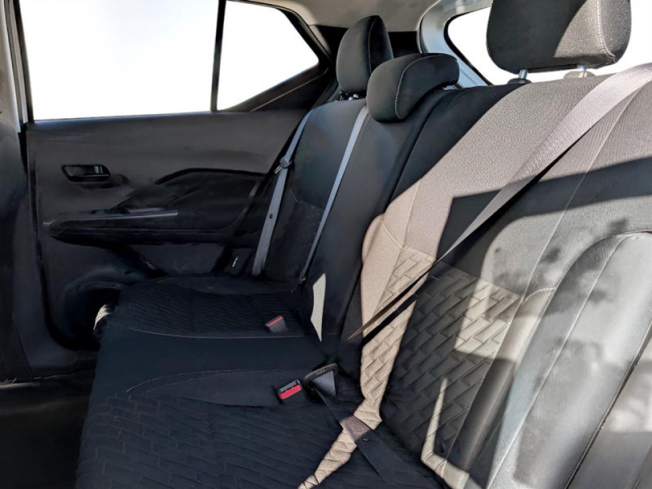 2022 Nissan Kicks S  **VERY LOW KMS - CLEAN CF** Photo