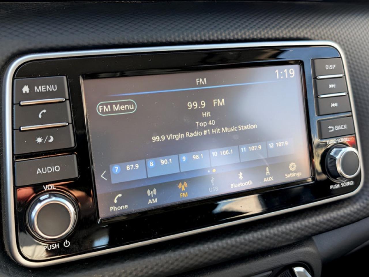 2022 Nissan Kicks S  **VERY LOW KMS - CLEAN CF** Photo