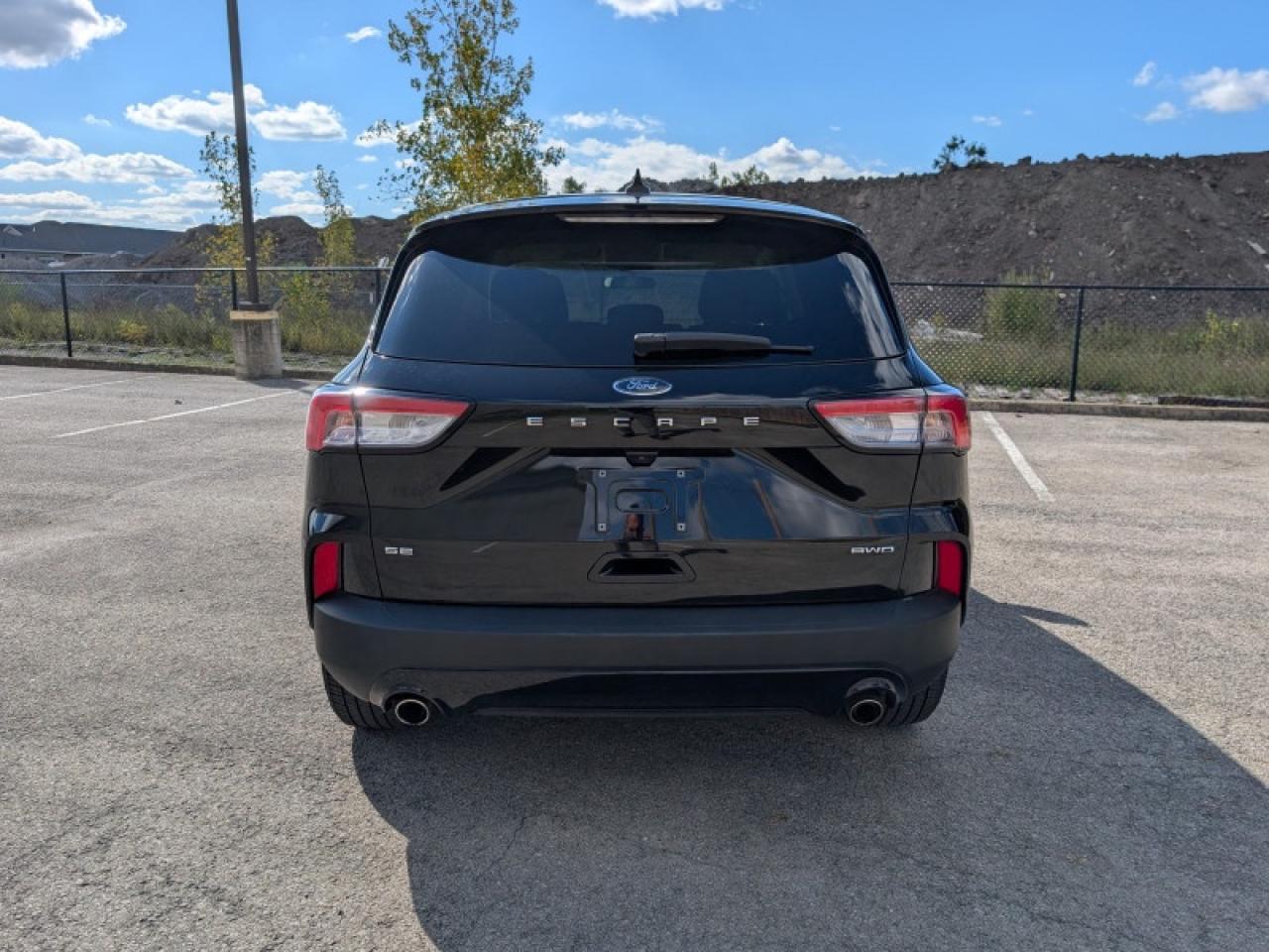 2021 Ford Escape SE Sport  **VERY LOW KMS - SPORT APP. PKG** Photo