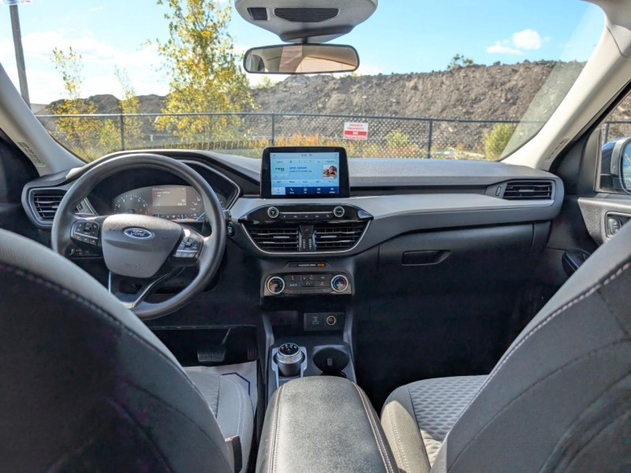 2021 Ford Escape SE Sport  **VERY LOW KMS - SPORT APP. PKG** Photo
