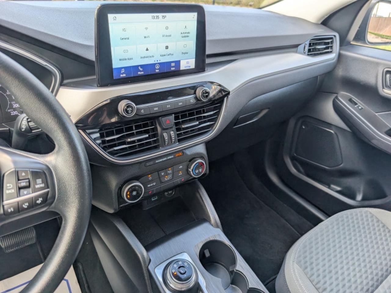 2021 Ford Escape SE Sport  **VERY LOW KMS - SPORT APP. PKG** Photo