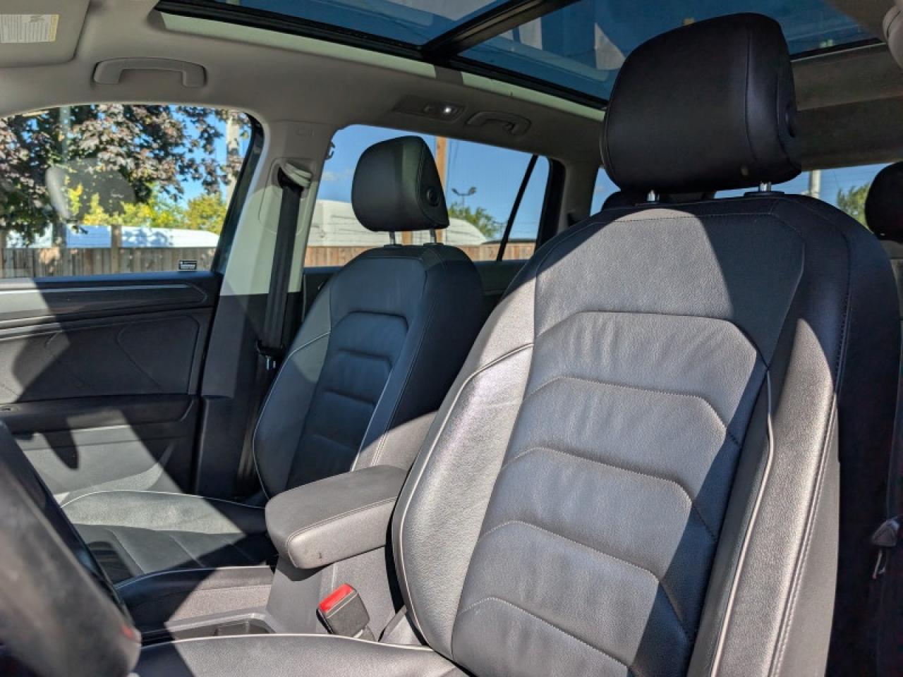 2018 Volkswagen Tiguan Highline 4MOTION  **LOW KMS - 1 OWNER** Photo