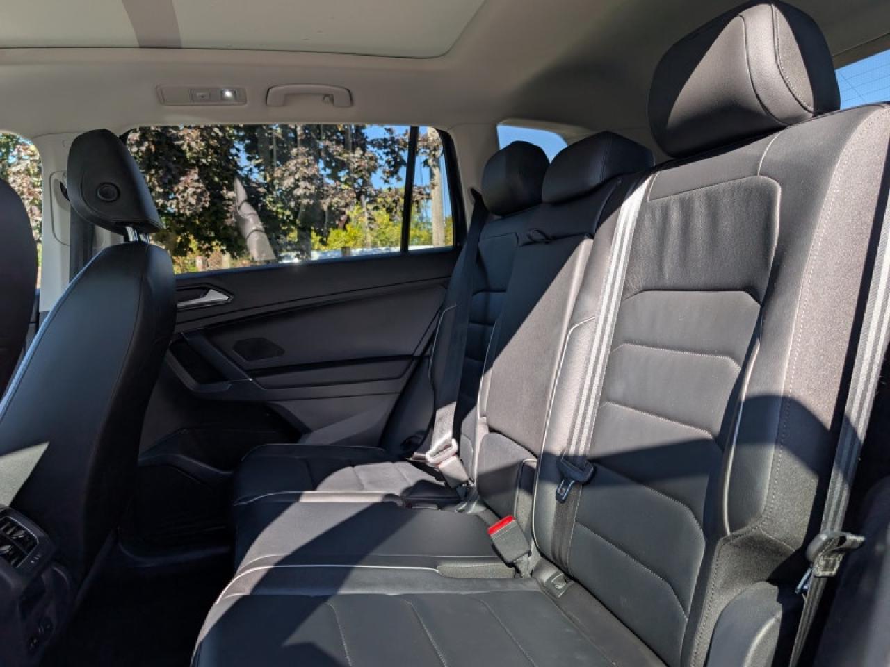2018 Volkswagen Tiguan Highline 4MOTION  **LOW KMS - 1 OWNER** Photo
