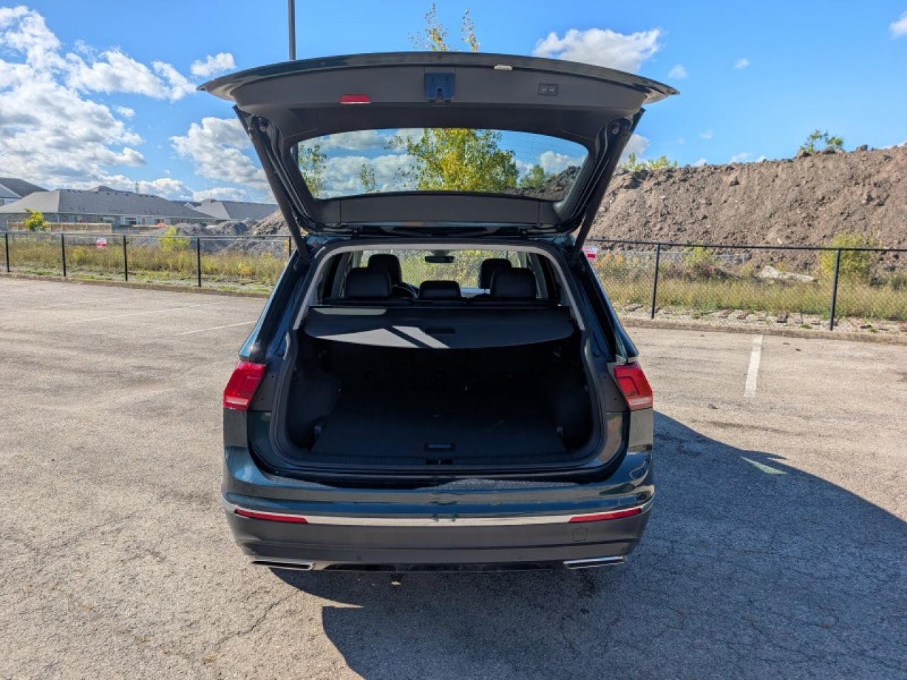 2018 Volkswagen Tiguan Highline 4MOTION  **LOW KMS - 1 OWNER** Photo