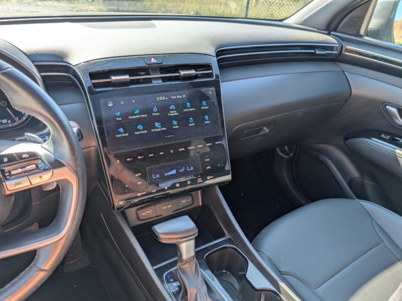2024 Hyundai Santa Cruz Trend   **LOW KMS - 1 OWNER - MINT** Photo