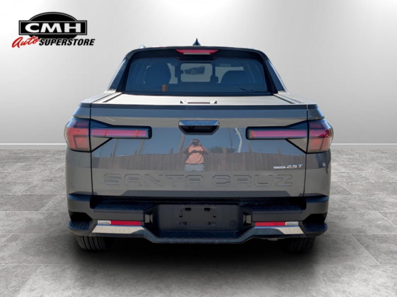 2024 Hyundai Santa Cruz Trend   **LOW KMS - 1 OWNER - MINT** Photo3