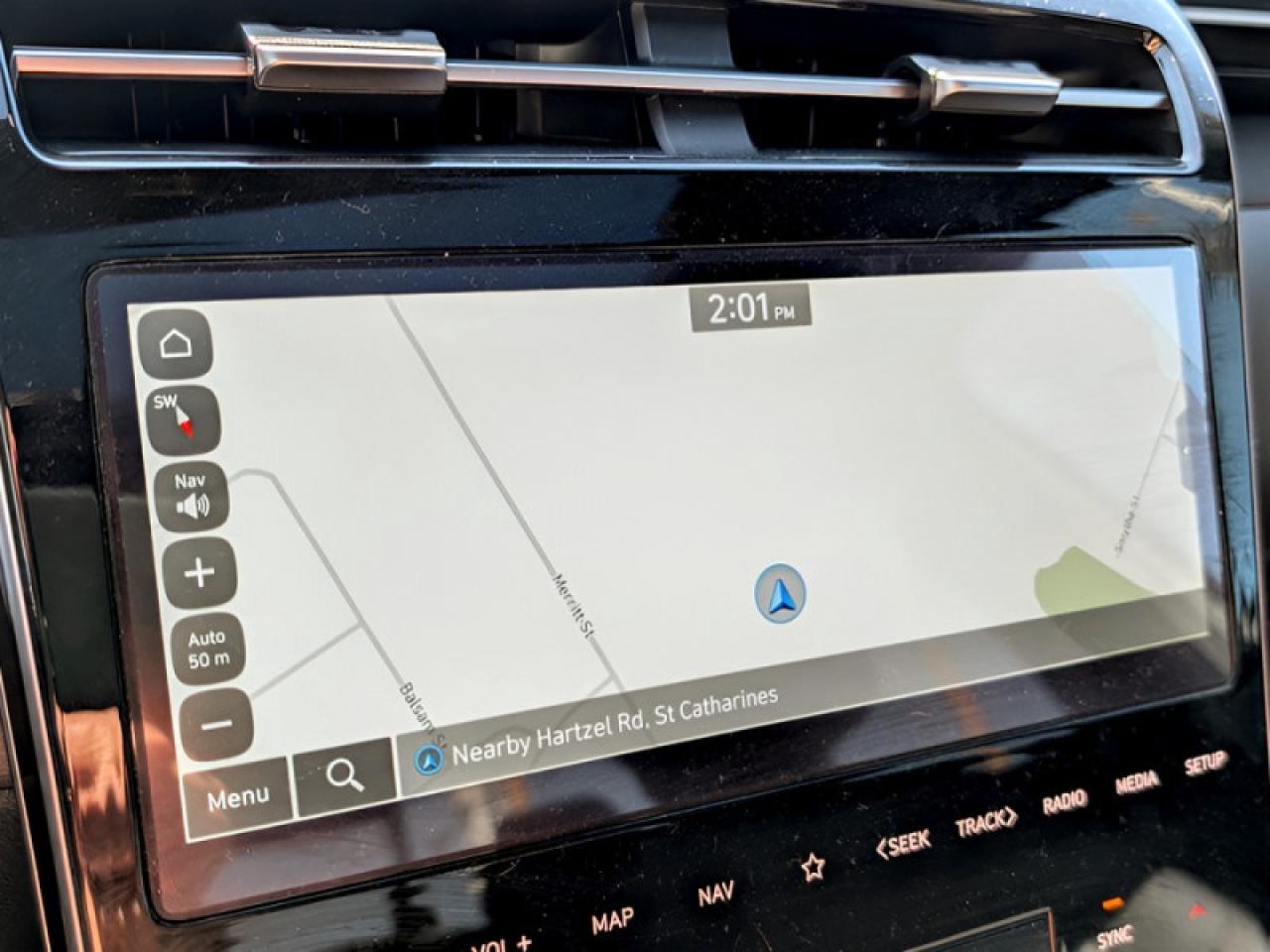 2024 Hyundai Santa Cruz Trend   **LOW KMS - 1 OWNER - MINT** Photo