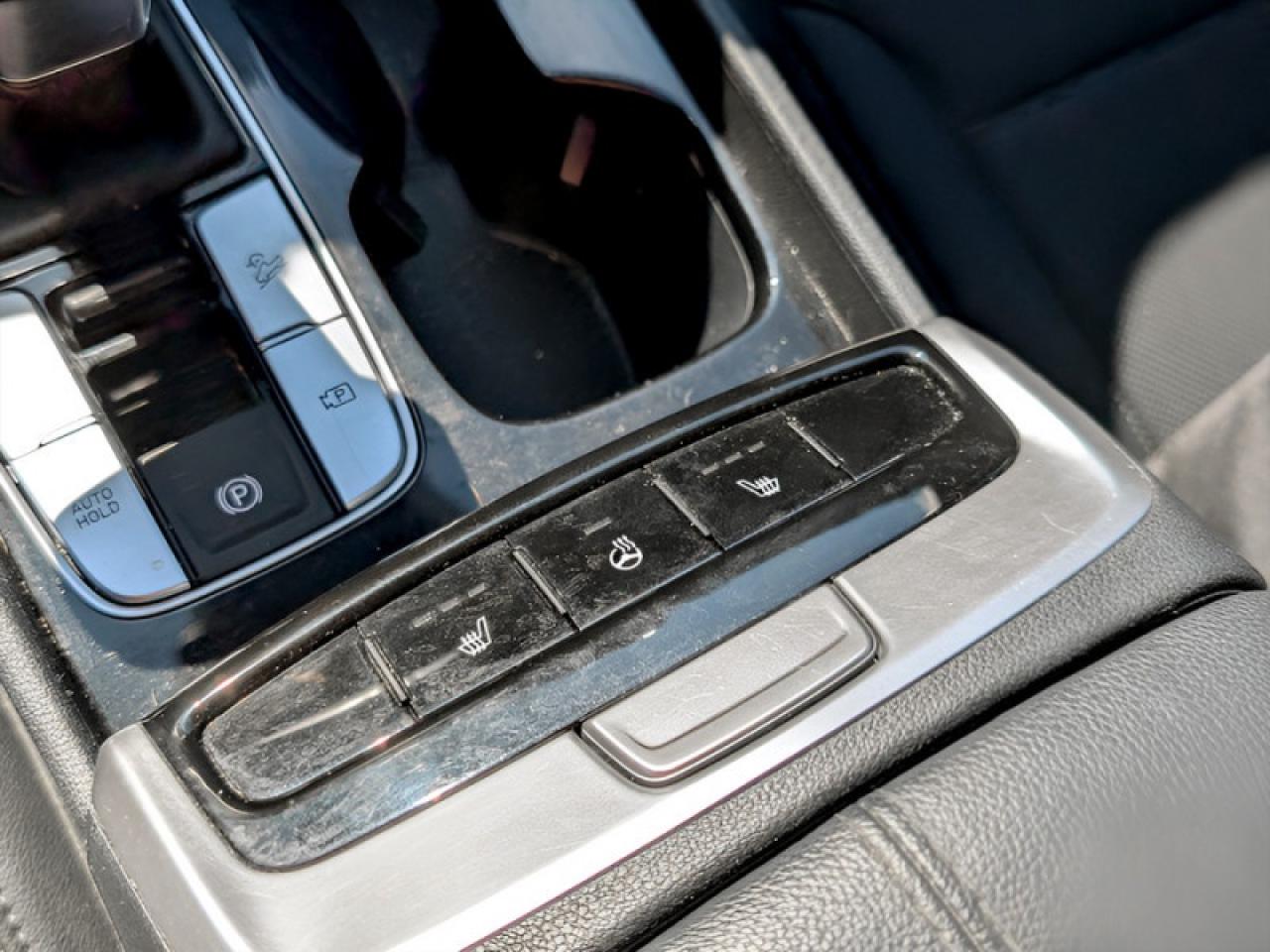 2024 Hyundai Santa Cruz Trend   **LOW KMS - 1 OWNER - MINT** Photo