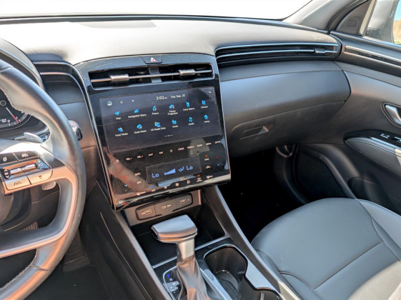 2024 Hyundai Santa Cruz Trend   **LOW KMS - 1 OWNER - MINT** Photo