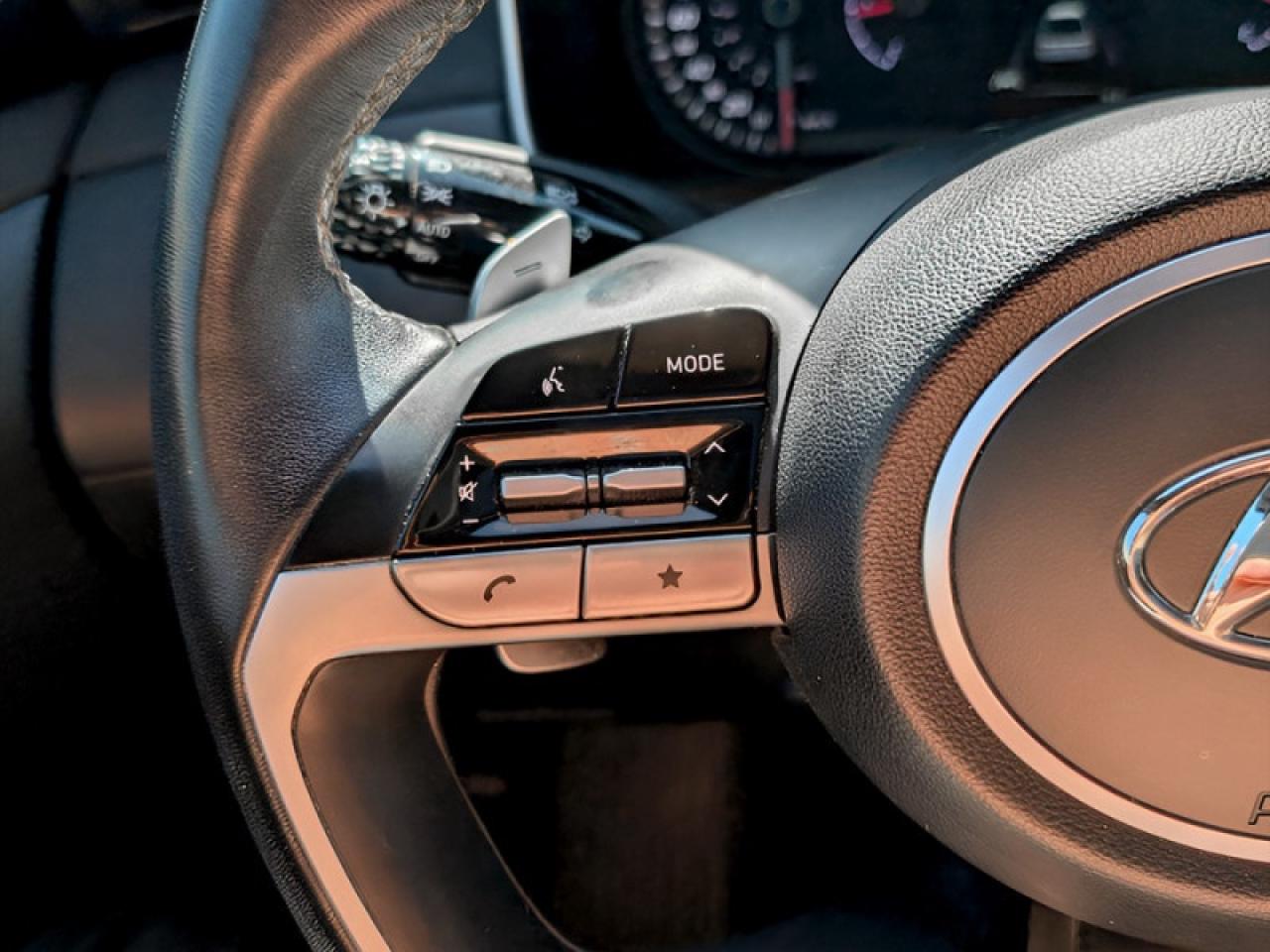 2024 Hyundai Santa Cruz Trend   **LOW KMS - 1 OWNER - MINT** Photo