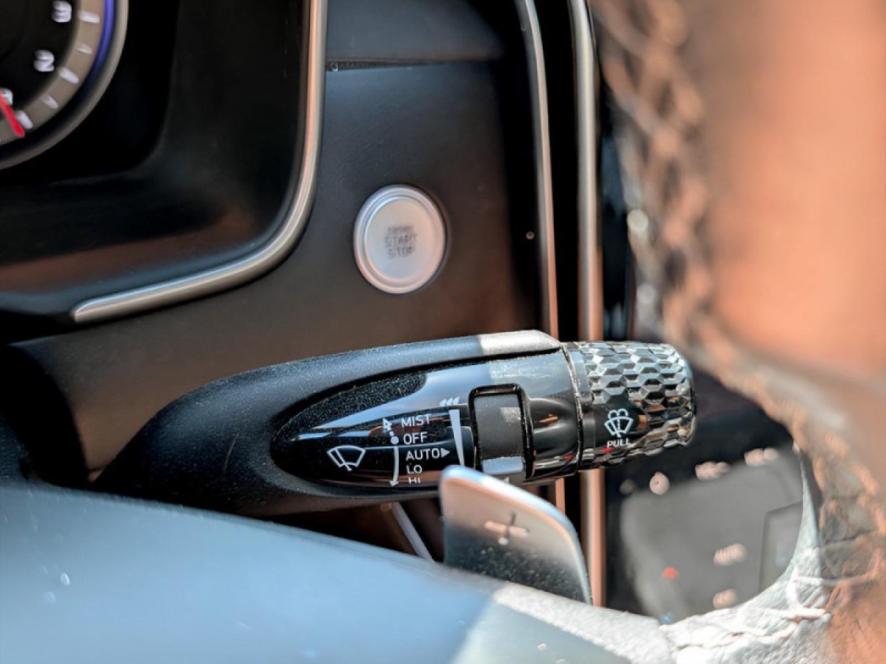 2024 Hyundai Santa Cruz Trend   **LOW KMS - 1 OWNER - MINT** Photo