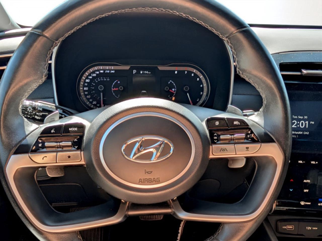 2024 Hyundai Santa Cruz Trend   **LOW KMS - 1 OWNER - MINT** Photo