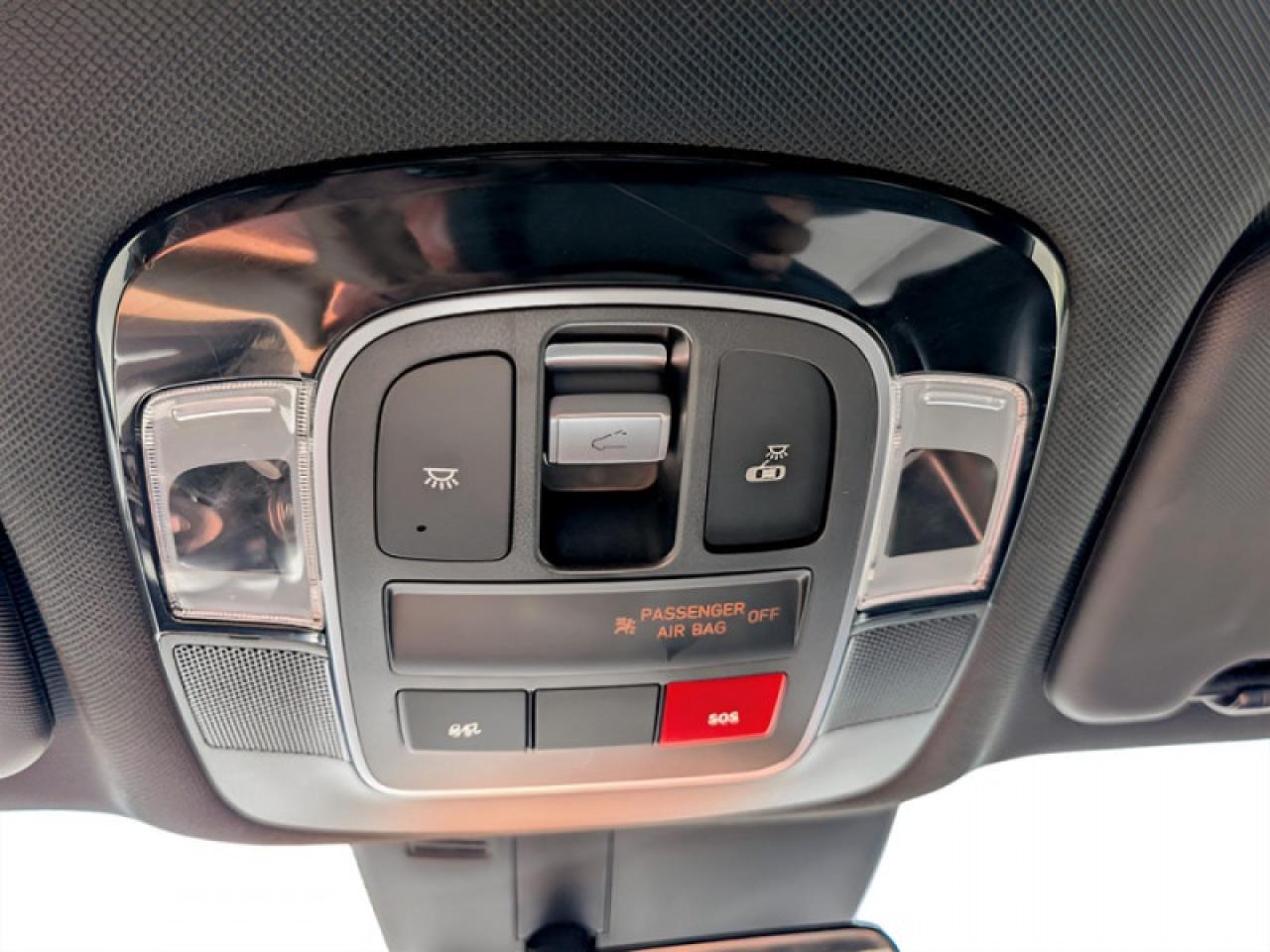 2024 Hyundai Santa Cruz Trend   **LOW KMS - 1 OWNER - MINT** Photo