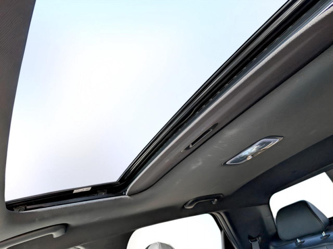 2024 Hyundai Santa Cruz Trend   **LOW KMS - 1 OWNER - MINT** Photo