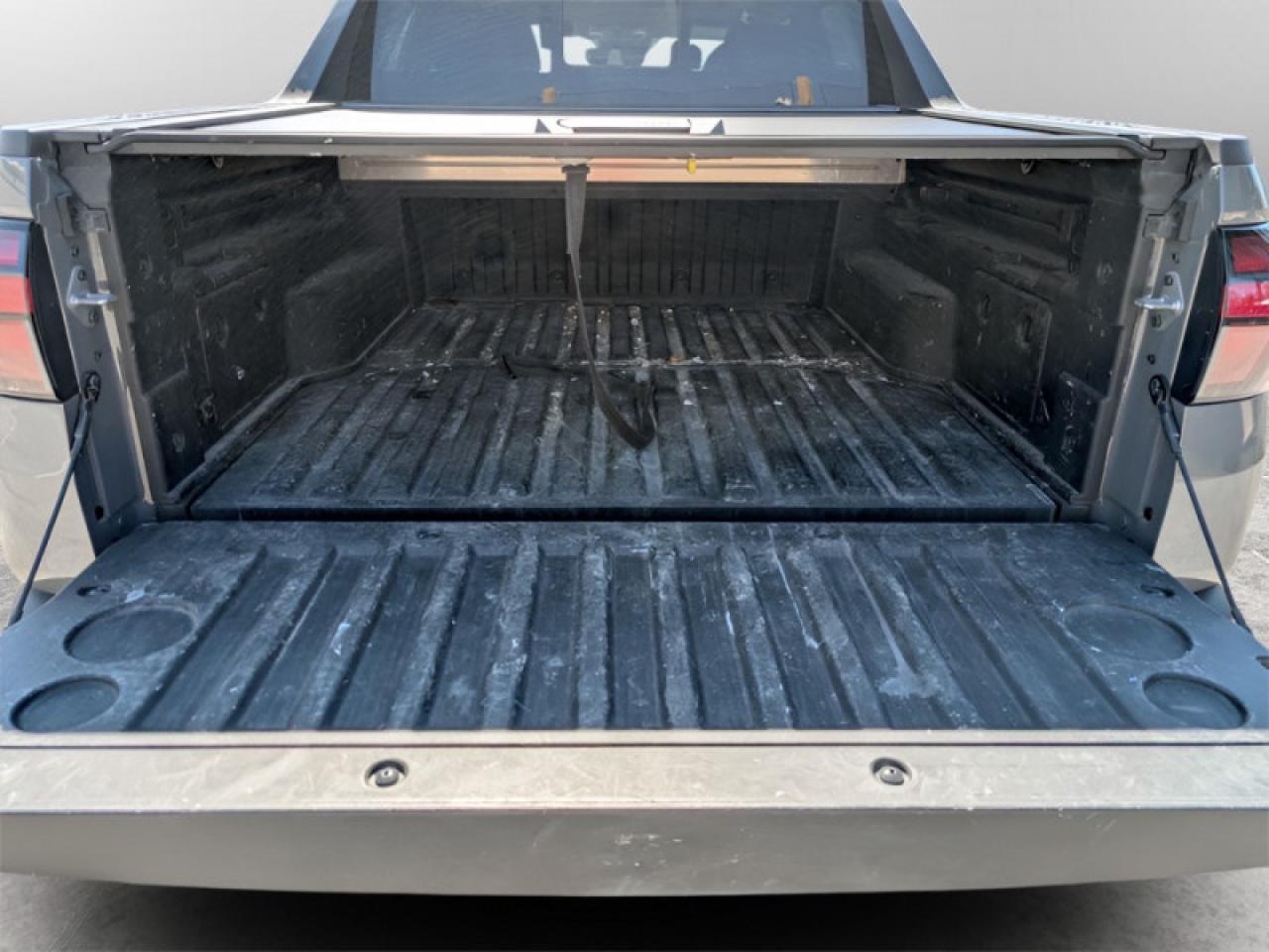 2024 Hyundai Santa Cruz Trend   **LOW KMS - 1 OWNER - MINT** Photo