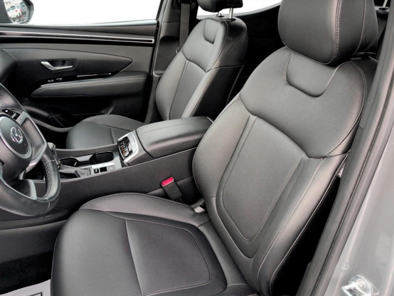 2024 Hyundai Santa Cruz Trend   **LOW KMS - 1 OWNER - MINT** Photo