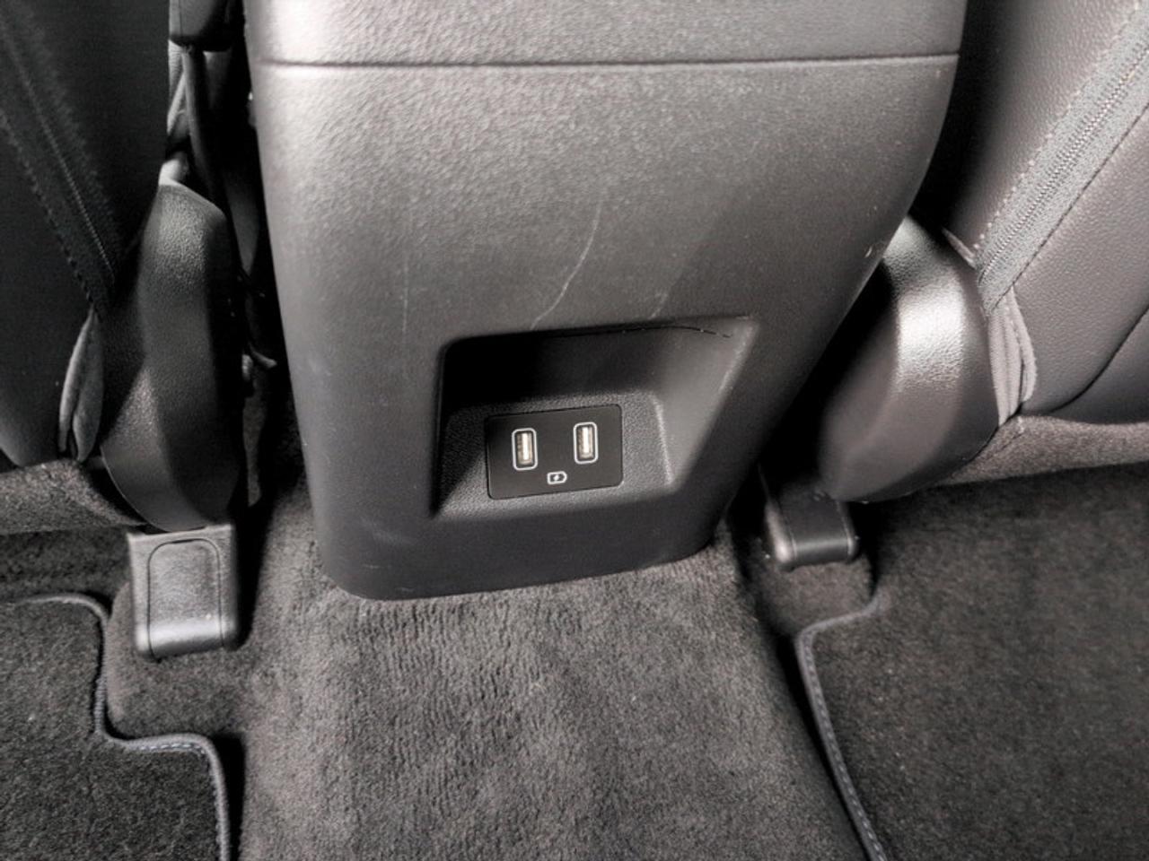 2024 Hyundai Santa Cruz Trend   **LOW KMS - 1 OWNER - MINT** Photo